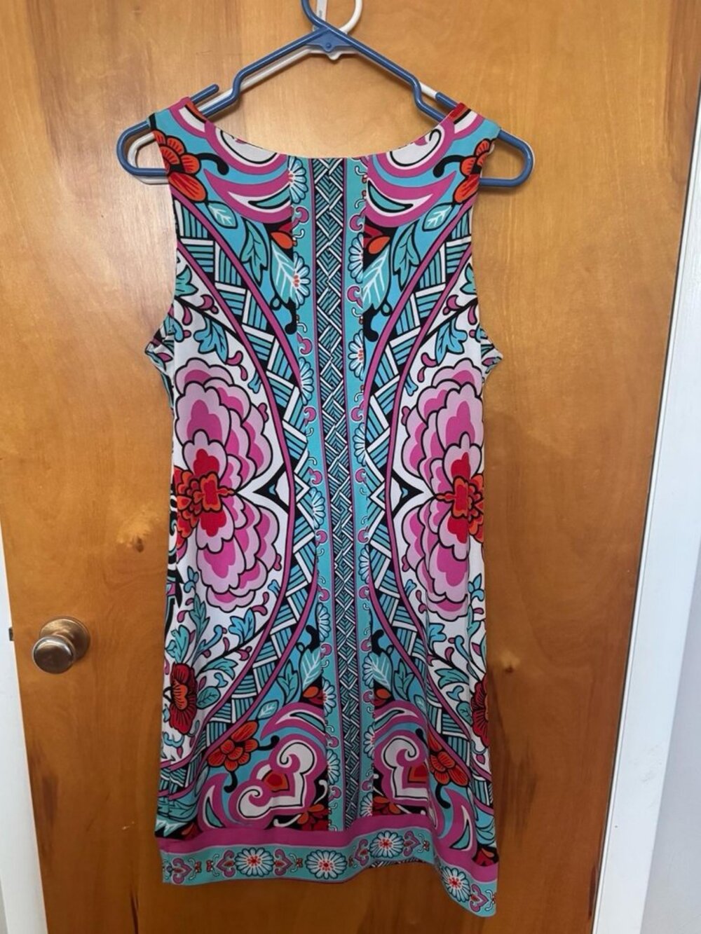 sleeveless dress
